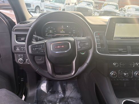 Used 2023 GMC Yukon XL AT4 w/ Technology Package image 15