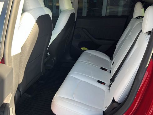 Used 2024 Tesla Model Y Long Range image 11