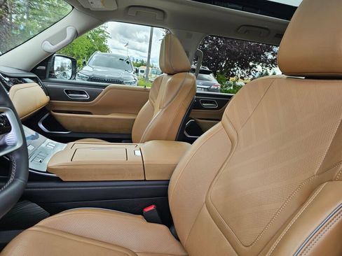 Used 2025 INFINITI QX80 Luxe AWD/4WD image 26