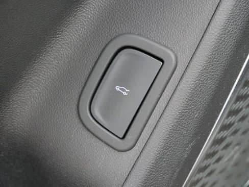 Used 2025 Buick Enclave Sport Touring AWD/4WD image 43