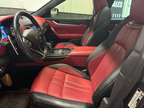 Used 2020 Maserati Levante S GranSport image 22