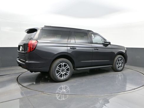 New 2025 Ford Expedition Active image 15