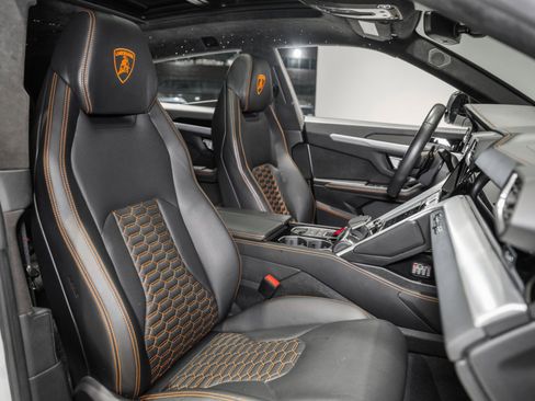 Used 2020 Lamborghini Urus image 28