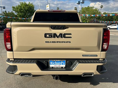 Used 2023 GMC Sierra 1500 Elevation w/ X31 Off-Road Package AWD/4WD image 4