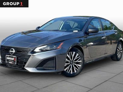 Used 2025 Nissan Altima 2.5 SV