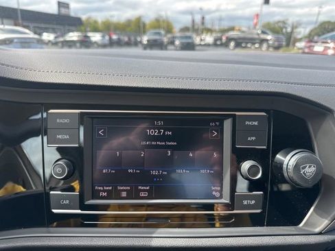 Used 2019 Volkswagen Jetta S image 16