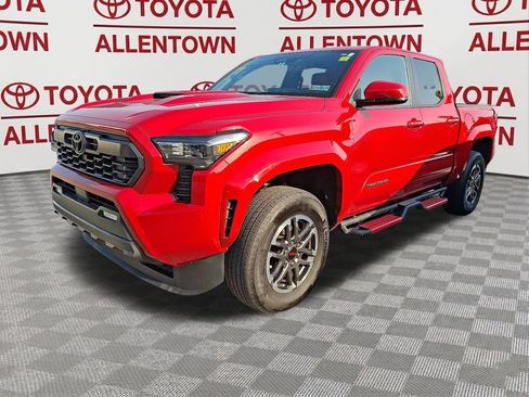Used 2024 Toyota Tacoma TRD Sport AWD/4WD image 3