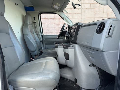 Used 2014 Ford E-250 and Econoline 250 Extended w/ Power Group image 7