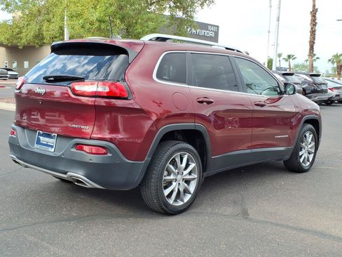 Used 2018 Jeep Cherokee Limited w/ Technology Group FWD image 5