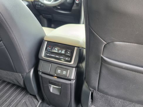 Used 2020 Subaru Ascent Limited w/ Popular Package #3 AWD/4WD image 29