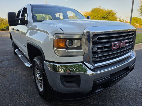 Used 2015 GMC Sierra 2500 2WD Crew Cab image 1