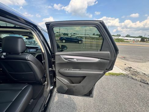 Used 2018 Cadillac XT5 Premium Luxury FWD image 20