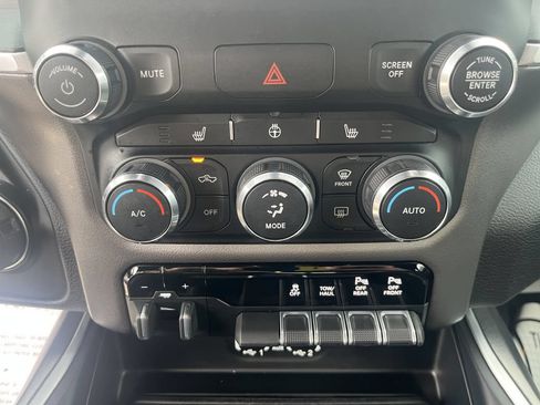 Used 2020 RAM 2500 Big Horn w/ Level 2 Equipment Group AWD/4WD image 25