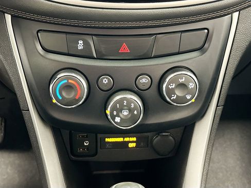 Used 2020 Chevrolet Trax LS w/ Tint and Cruise Package AWD/4WD image 15