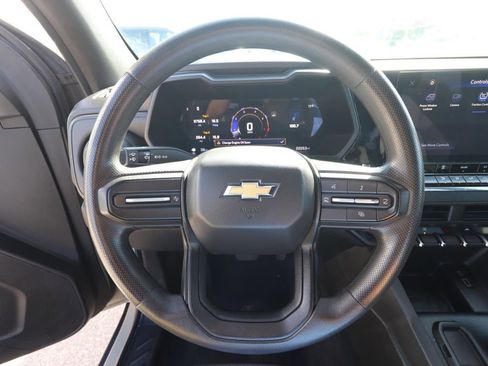 Used 2024 Chevrolet Colorado W/T image 18