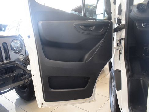 Used 2019 Mercedes-Benz Sprinter 2500 image 22