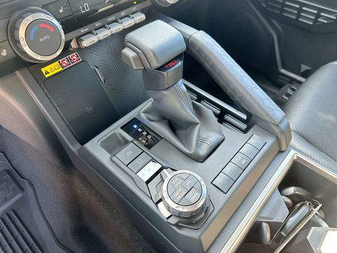 Used 2025 Toyota 4Runner TRD Off-Road image 19