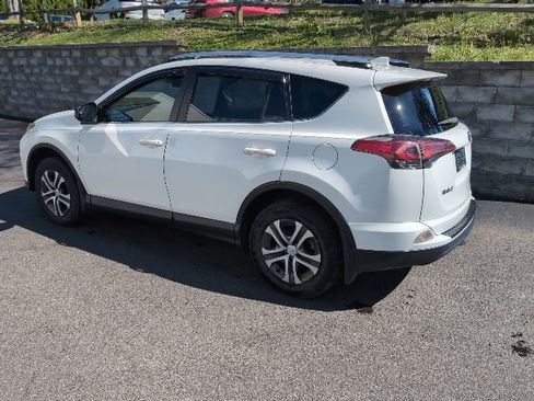 Used 2017 Toyota RAV4 LE w/ All Weather Liner Package AWD/4WD image 7