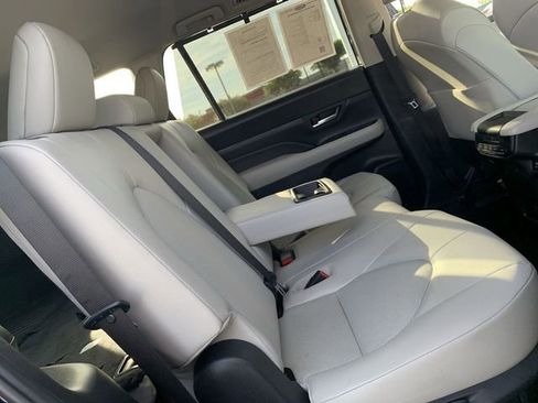 Certified 2024 Toyota Grand Highlander XLE AWD/4WD image 12