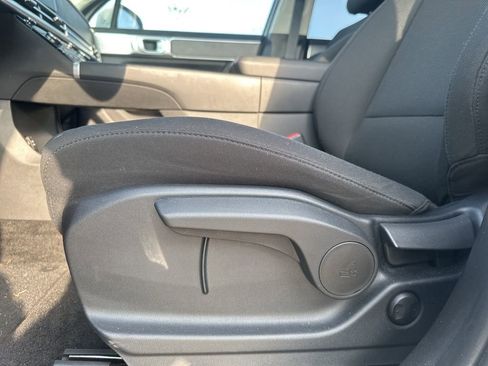 Used 2026 Hyundai Santa Fe SE FWD image 32