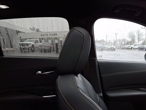 Used 2022 Cadillac XT4 Sport w/ Enhanced Visibility Package image 13