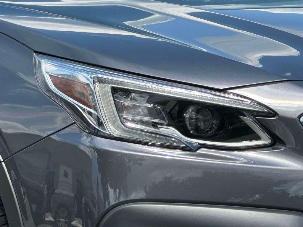 Certified 2022 Subaru Outback Limited AWD/4WD image 7