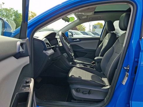 Used 2022 Volkswagen Taos SE w/ Panoramic Sunroof Package AWD/4WD image 13