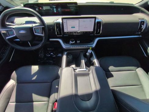 New 2025 Ford Expedition Platinum w/ Stealth Performance Package image 15