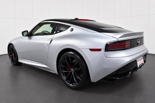 Certified 2024 Nissan Z Performance w/ Floor Mat Package RWD image 6