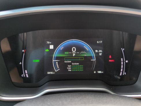Used 2025 Toyota Corolla Cross AWD Hybrid w/ Convenience Package image 21