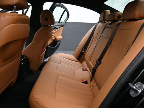 Used 2022 BMW 530i xDrive w/ Convenience Package image 15