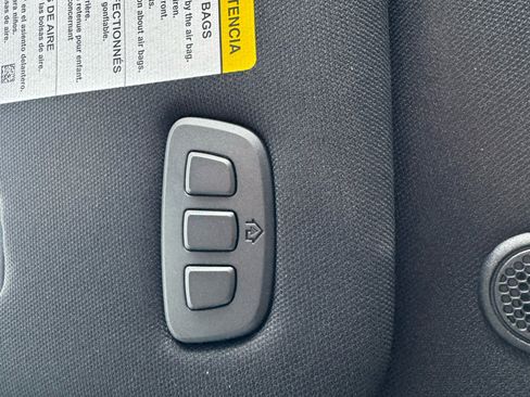 Used 2025 Ford Explorer Platinum w/ Ultimate Package image 32