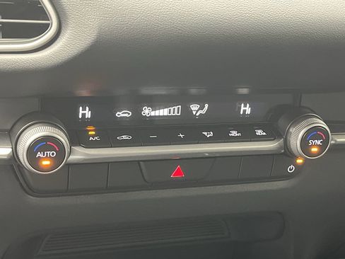 New 2025 MAZDA CX-30 AWD 2.5 S w/ Select Sport Pkg image 16