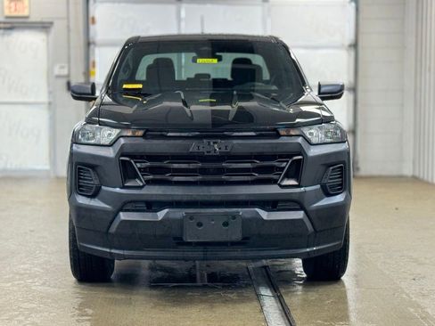 Used 2024 Chevrolet Colorado W/T image 2