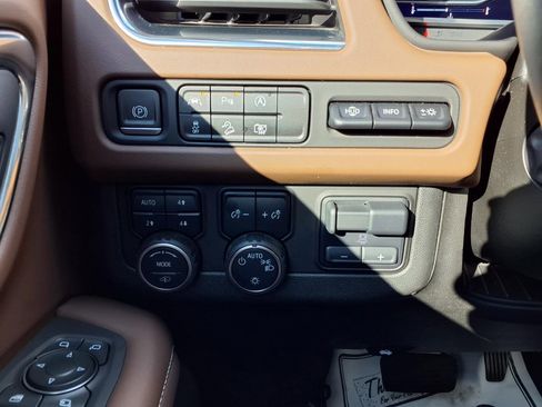 Used 2023 Chevrolet Tahoe High Country image 44