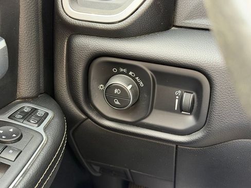 Used 2024 RAM 3500 Big Horn AWD/4WD image 17