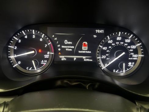 Used 2020 Toyota Highlander XLE FWD image 18