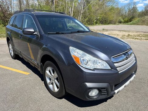 Used 2014 Subaru Outback 2.5i Limited AWD/4WD image 3