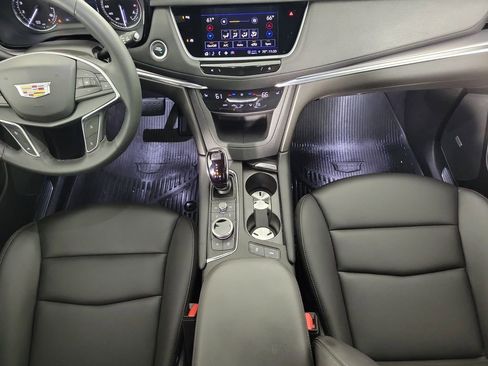 Certified 2024 Cadillac XT5 Luxury FWD image 15