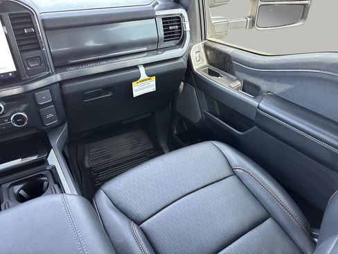 Certified 2025 Ford F450 Lariat image 15