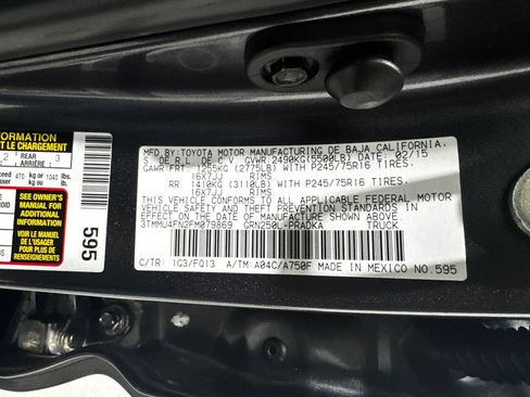 Used 2015 Toyota Tacoma SR5 w/ SR5 Package image 42