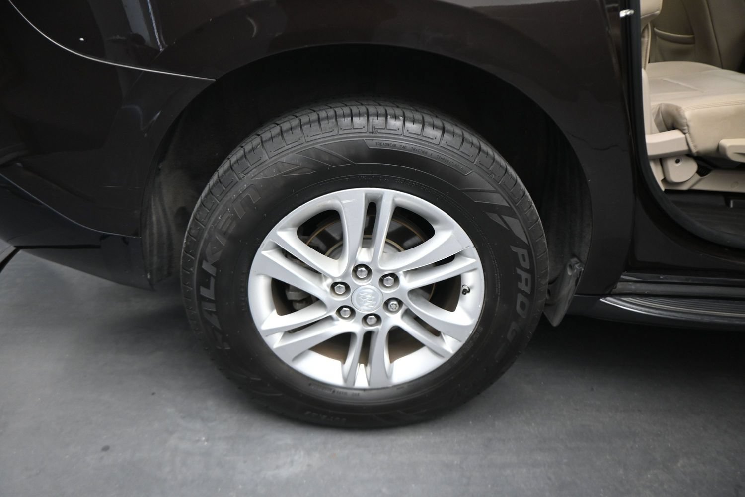 Used 2018 Buick Enclave Essence FWD image 10