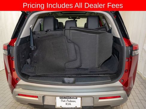 Used 2024 Nissan Pathfinder SL w/ SL Premium Package FWD image 5
