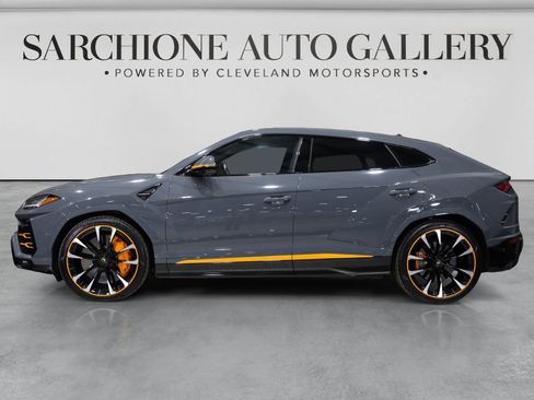 Used 2022 Lamborghini Urus AWD/4WD image 3
