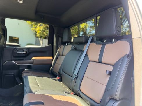 Used 2022 Chevrolet Silverado 1500 High Country w/ Z71 Off-Road Package AWD/4WD image 21