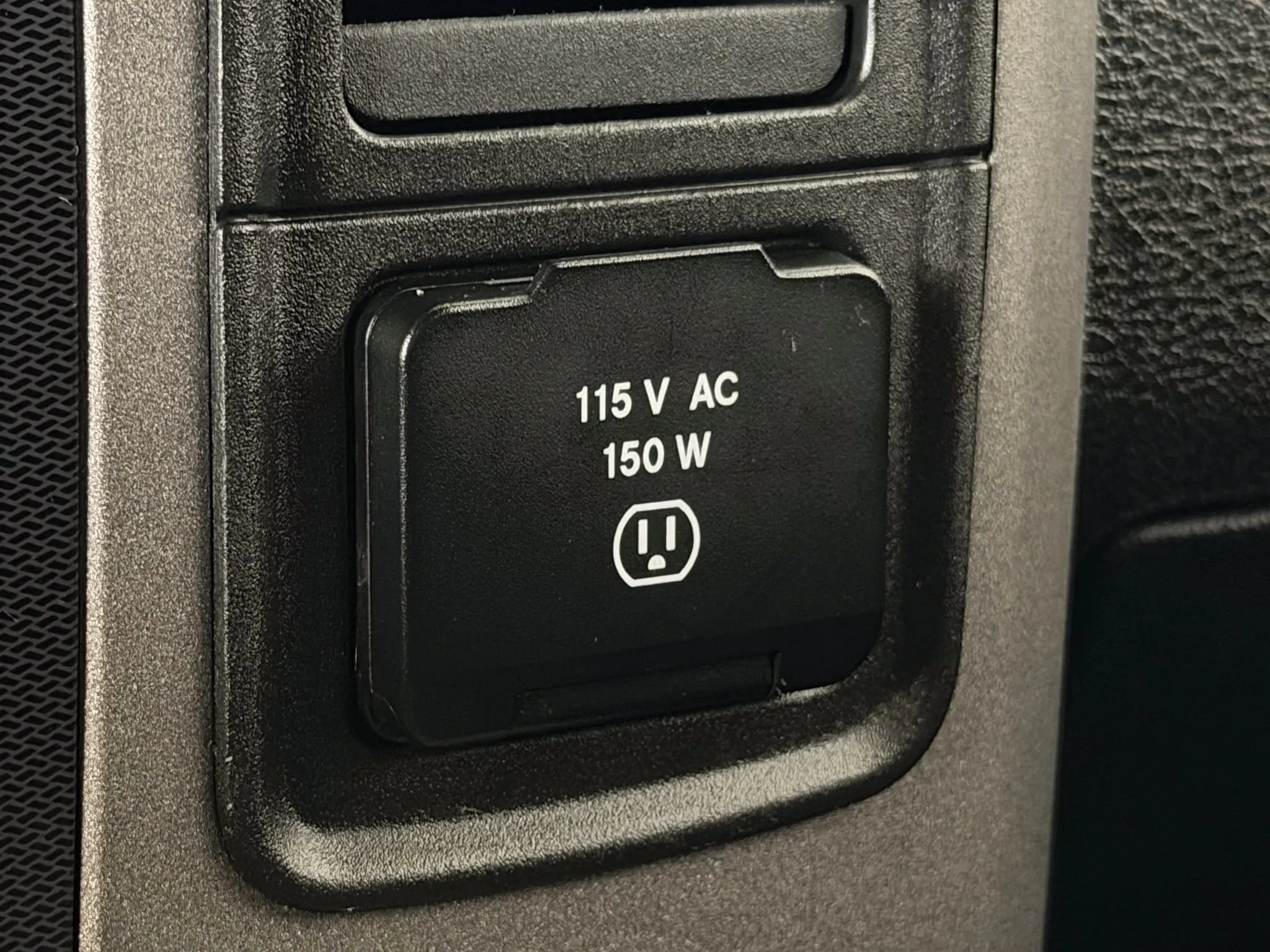 Used 2015 RAM 1500 Rebel AWD/4WD image 33