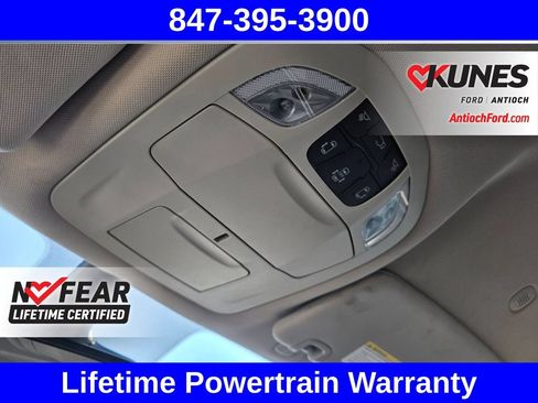 Used 2023 Chrysler Pacifica Touring-L FWD image 43