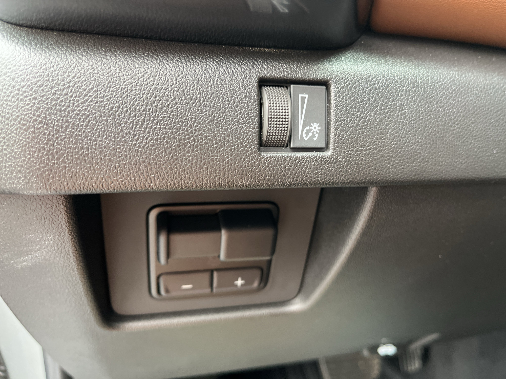Used 2025 GMC Canyon AT4 AWD/4WD image 16