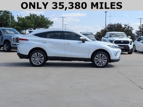 Used 2023 Toyota Venza XLE AWD/4WD image 4