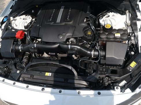 Used 2017 Jaguar XF Prestige image 47